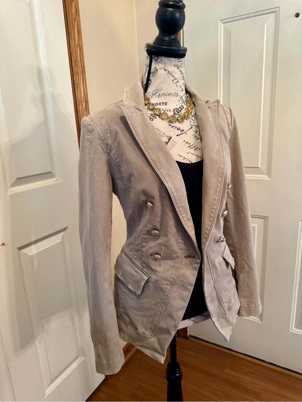 White House Black Market Light Beige Double-Breasted Tailored Blazer - Picture 3 of 12